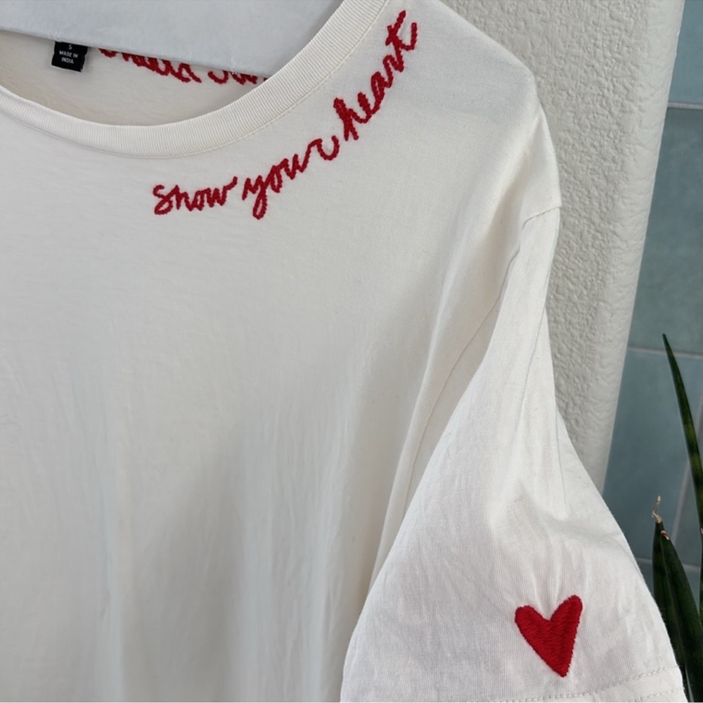 NWT J. CREW ‘SHOW YOUR HEART ON YOUR SLEEVE’ EMBROIDERED TEE. ❤️RARE❤️ - Picture 3 of 8